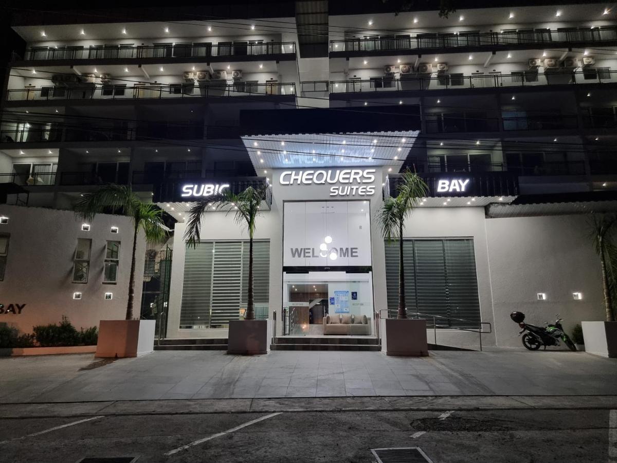 Chequers Suites Subic Bay Olongapo Esterno foto