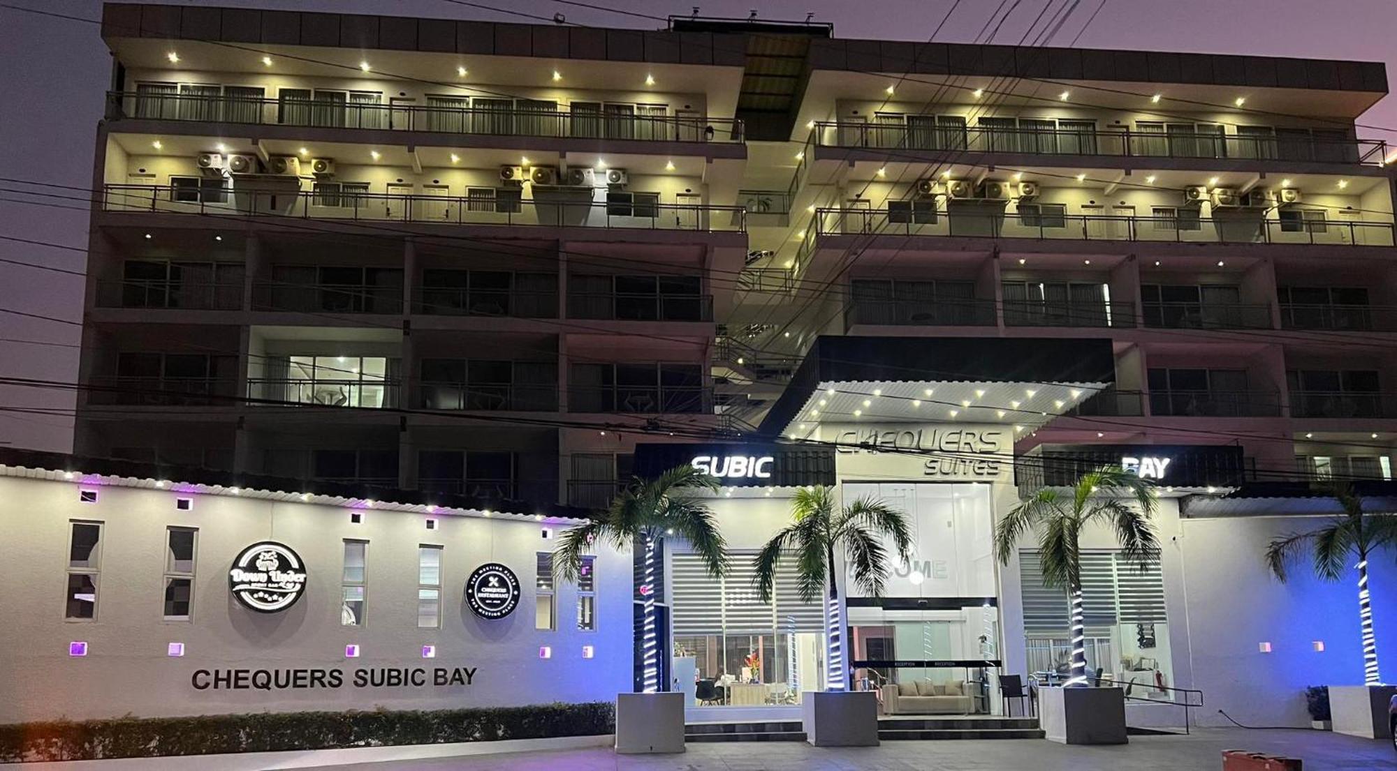 Chequers Suites Subic Bay Olongapo Esterno foto