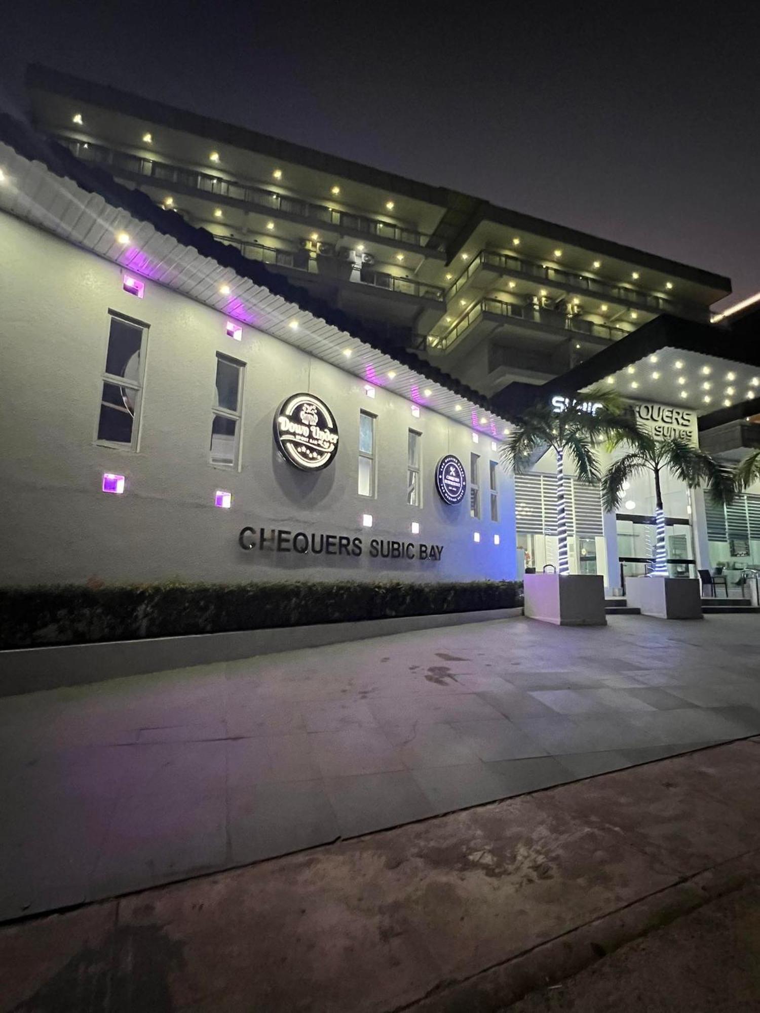 Chequers Suites Subic Bay Olongapo Esterno foto