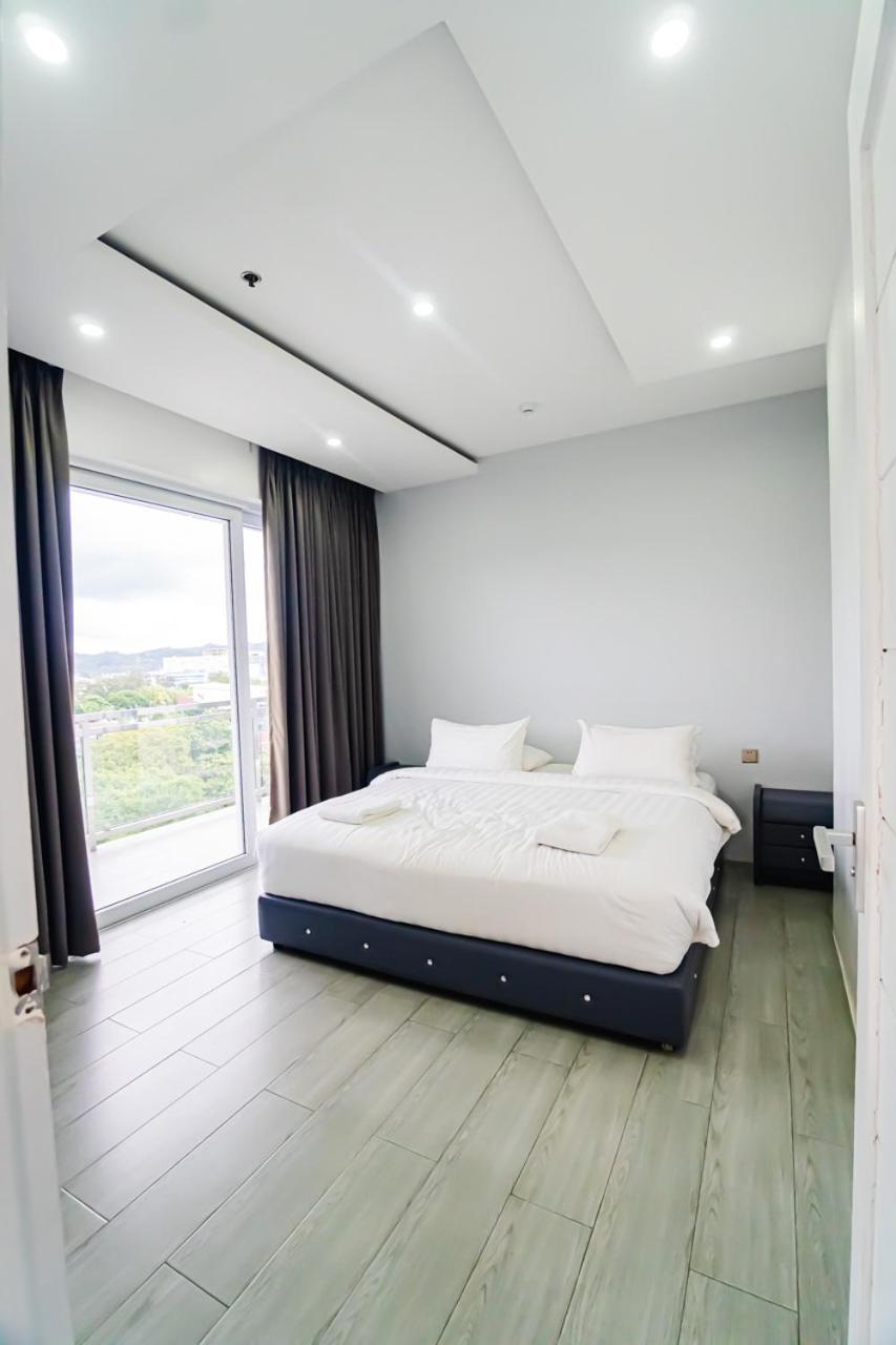 Chequers Suites Subic Bay Olongapo Esterno foto